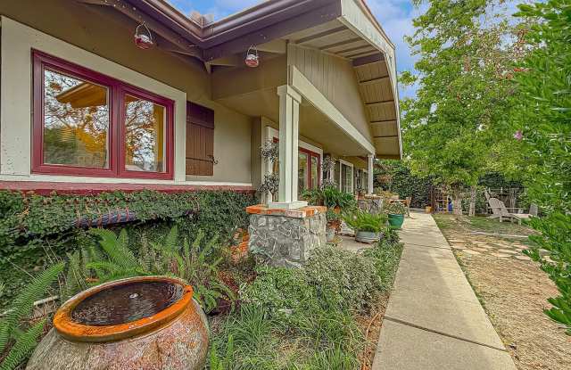 1888 El Monte Drive Gallery 3