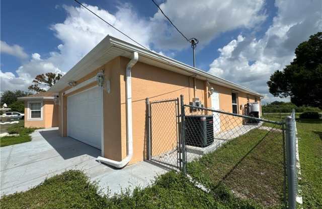 4914 7th Street W Gallery 4