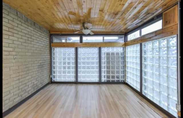 2319 Pennington Drive Gallery 2