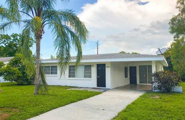 2421 GROVE STREET - 2421 Grove Street, Southgate, FL 34239