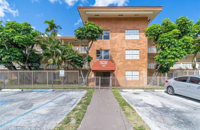 1855 NE 121st St photos photos