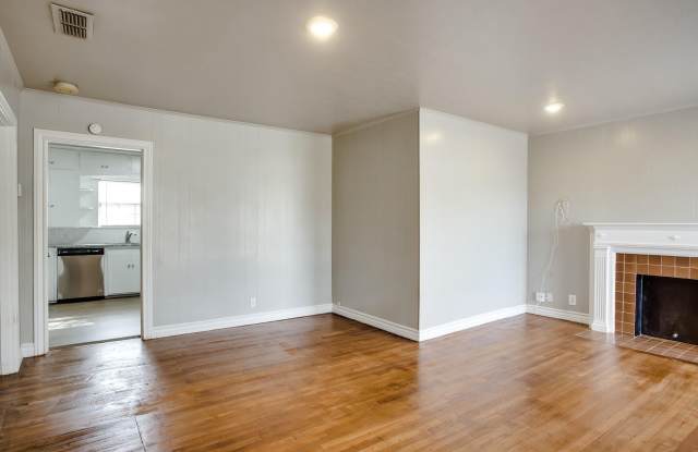 2419 32nd Street Gallery 4