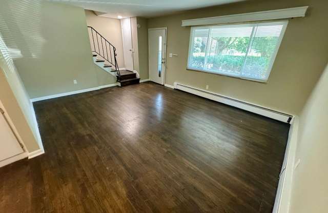 3 Bedroom ~ Clintonville Gallery 4