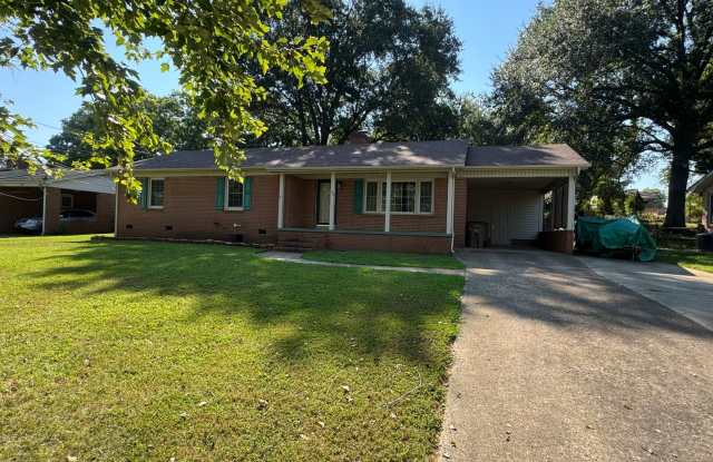 3 Bed and 2 Bath House in Shelby, NC Gallery 1