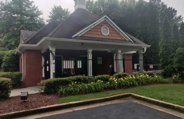 1704 Highlands View Dr Gallery 2