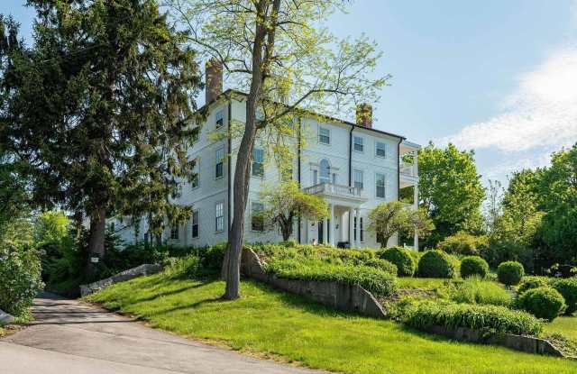 525 Maplewood Avenue - 525 Maplewood Avenue, Portsmouth, NH 03801