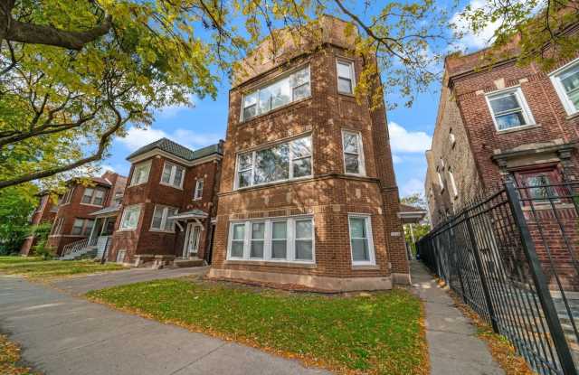 5426 W Jackson Boulevard unit: 2 - 5426 West Jackson Boulevard, Chicago, IL 60644