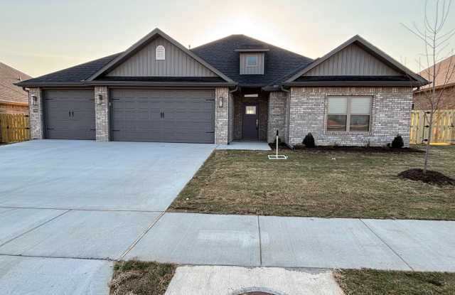 Brand New House!! 3 Bed  2.5 bath! - 1900 Charles Street, Pea Ridge, AR 72751