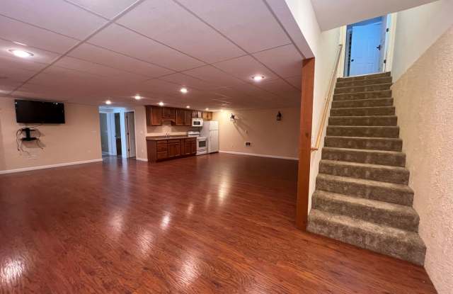 Bright 2 Bed / 2 Bath Basement Apartment with Garage Access – Driggs, ID photos photos