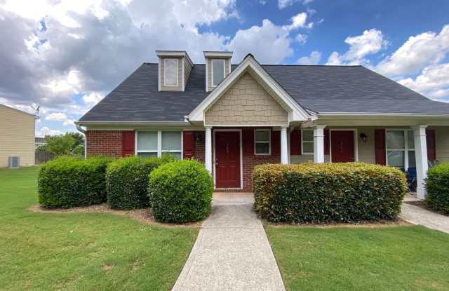 PRE-LEASING FOR AUGUST 2025! 1/2 OFF SECURITY DEPOSIT SPECIAL! photos photos