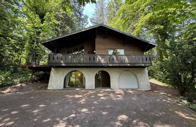 3 Bed 2.5 Bath in the Heart of Bellevue photos photos