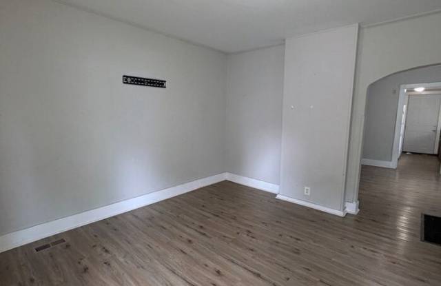 536 Northeast Grattan Street Gallery 2