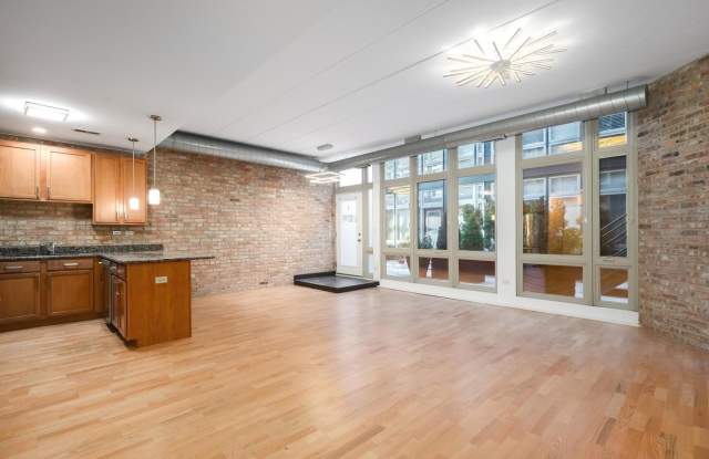1446 S Michigan Avenue Gallery 3