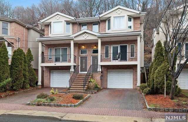 178  Undercliff Avenue - 178 Undercliff Avenue, Edgewater, NJ 07020