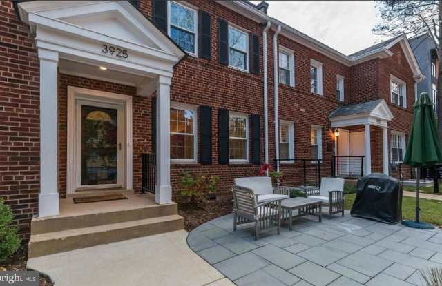 3925 FULTON Street NW Gallery 1