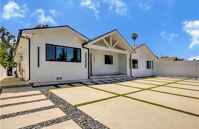 20522 Sherman Way photos photos