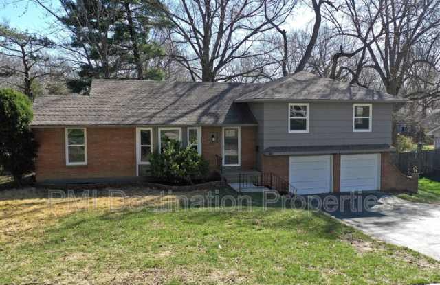 8009 Roe Ave - 8009 Roe Avenue, Prairie Village, KS 66208
