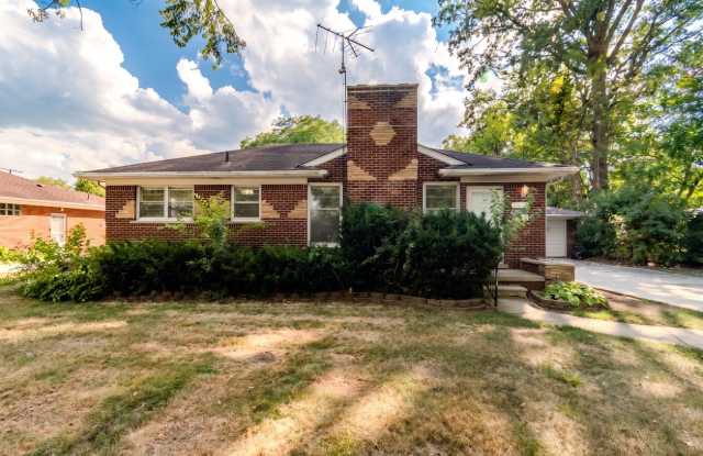 Charming 3-Bedroom Brick Ranch in Harper Woods photos photos