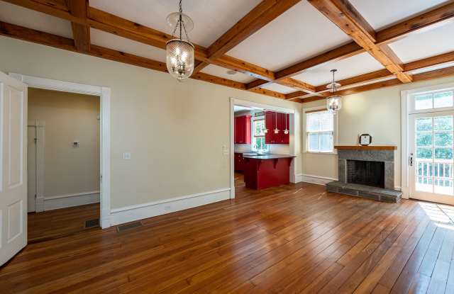 765 Woodland Ave SE photos photos