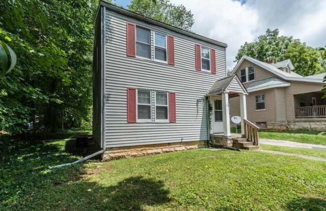723 E 2nd St - Roommate Matching or Whole House Available - 723 East 2nd Street, Bloomington, IN 47401