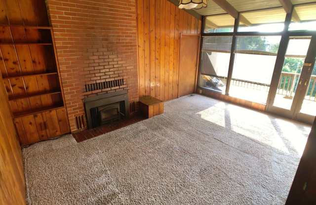 503 Ridge Lane NE Gallery 4