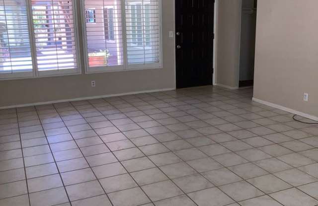 Specious 2BD/ 2BA CONDO with 1 assigned parking photos photos