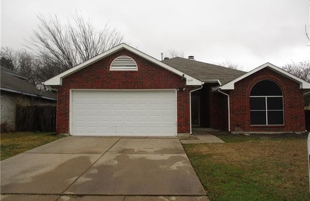 604 Beatty Drive - 604 Beatty Drive, Grand Prairie, TX 75052