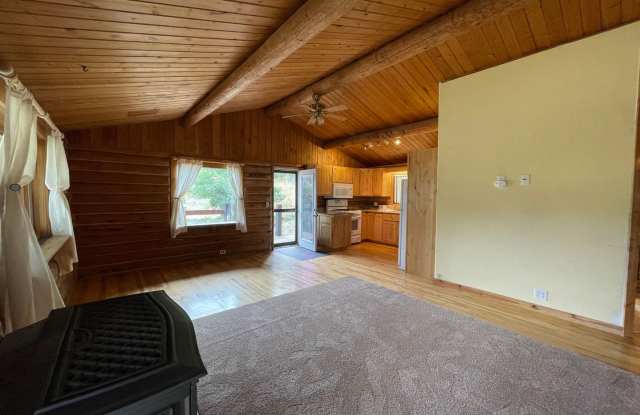 Charming 2-Bedroom Log Cabin in Scenic Kila, Montana Gallery 4