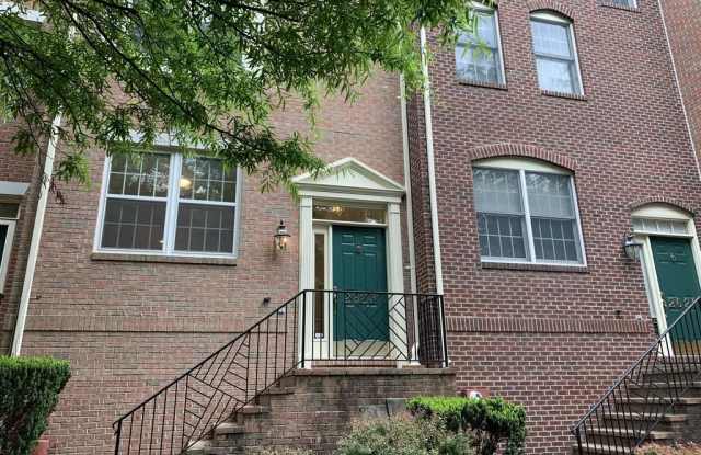2623 Fairfax Dr Gallery 2