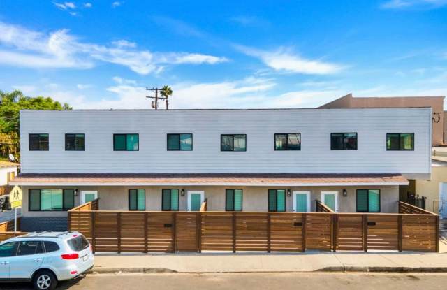 Beautiful Renovated 2 Bed/1 Bath Unit photos photos