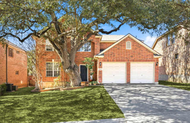 2635 Lakehills St photos photos