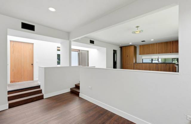 A one of a kind Architectually designed home in SW Idylwild neighborhood Gallery 4