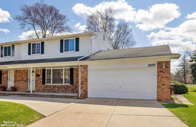 1007 Vernier Road Gallery 2