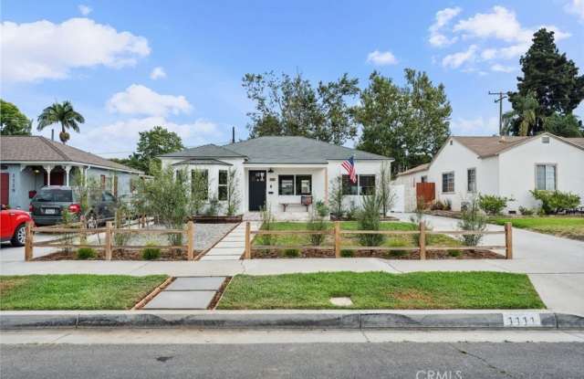 1111 W Maple Avenue photos photos
