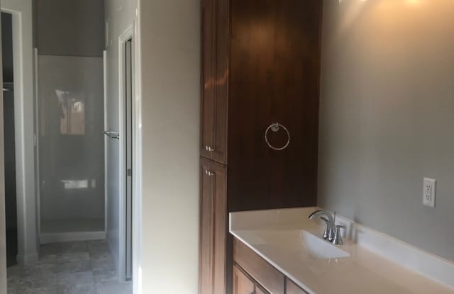 Beautiful 4 bedroom home in Washington Fields! Gallery 3