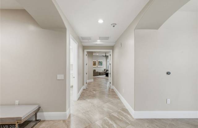 9101 Alta Drive Gallery 4