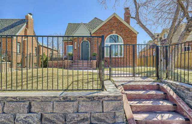 Available NOW! 4 Bedroom 2 Bath Beautiful Home in Denver! photos photos Available NOW! 4 Bedroom 2 Bath Beautiful Home in Denver! photos photos