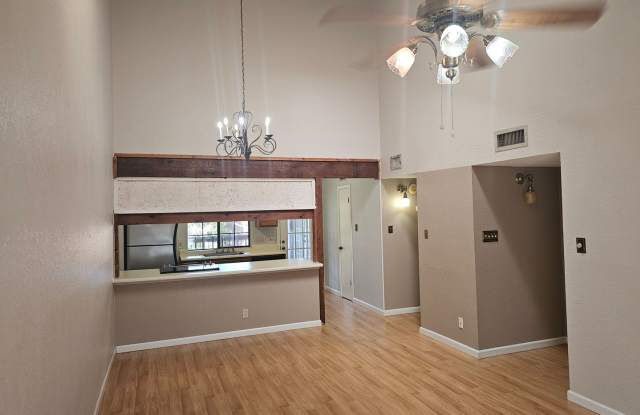 AWESOME 1 BEDROOM CONDO AVAILABLE IN THE MEDICAL CENTER! photos photos