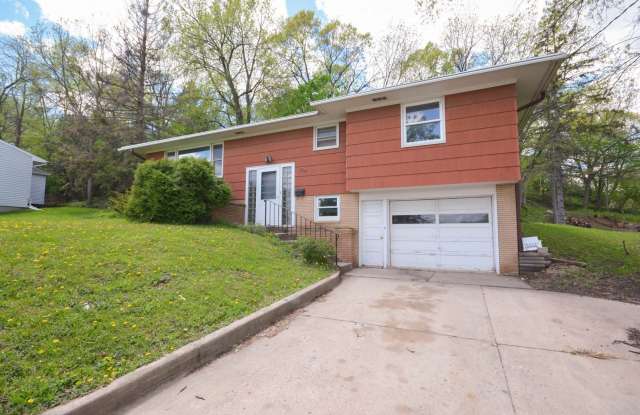 This 3 Bedroom 1 Bath is Ready to be Your Serene Oasis! photos photos