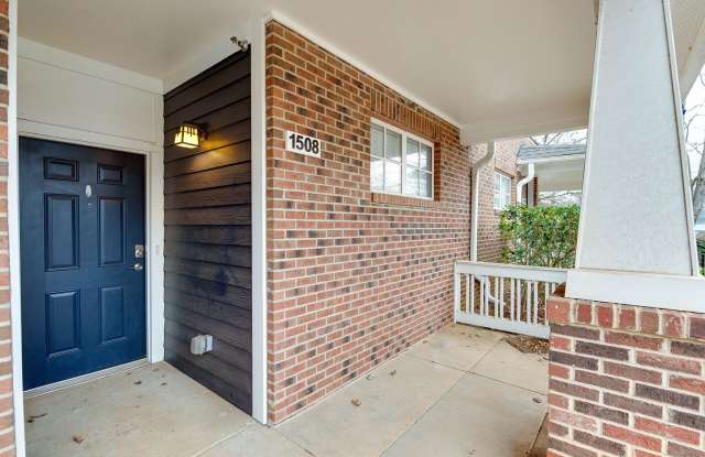 Wesley Heights Townhome with City Views Gallery 4