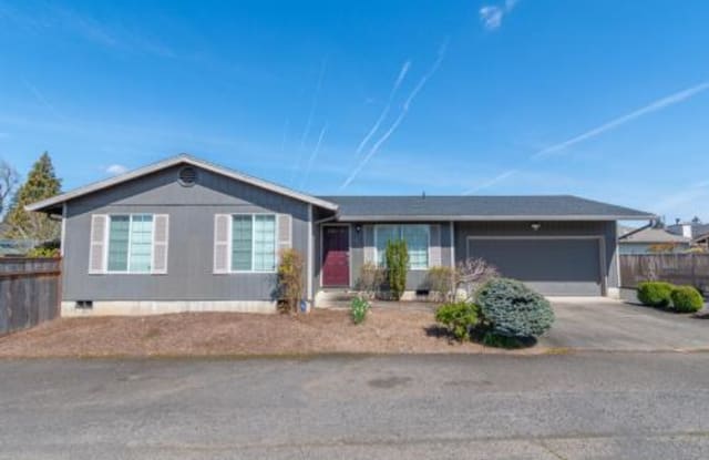 810 SE 139th Ave, Portland, OR 97233 - 810 Southeast 139th Avenue, Portland, OR 97233