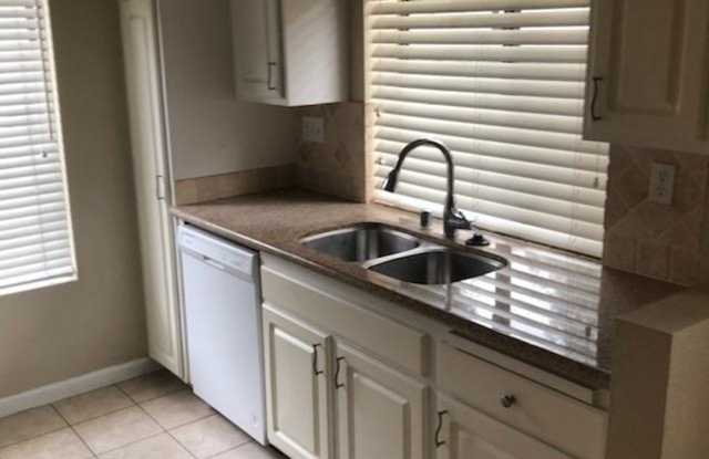 Mira Mesa Condo Gallery 3