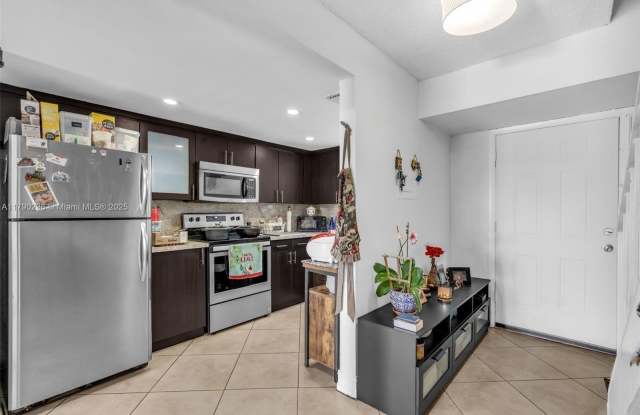 9363 Fontainebleau Blvd photos photos