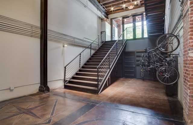 675 GREENWOOD Avenue NE Gallery 2
