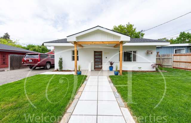 Country Living in Gorgeous 2 Bedroom Home Near Town photos photos Country Living in Gorgeous 2 Bedroom Home Near Town photos photos