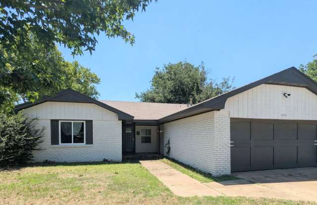 Charming OKC Home | 3 Bedrooms, 2-Car Garage & Spacious Fenced Backyard! photos photos