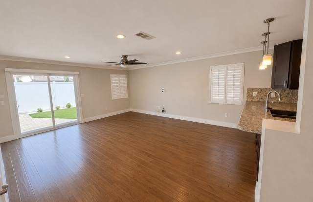1708 Chatsworth Boulevard Gallery 4