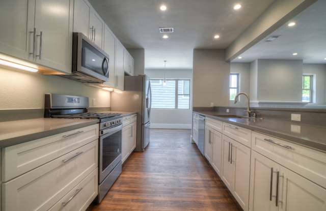 UT PRE-LEASE: 2018 Remodeled 6 bed/4 bath North Campus Home, Luxury Finishes, Walk to UT - 3109 Walling Drive, Austin, TX 78705