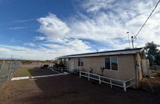 41455/41467 National Trails Highway - A photos photos