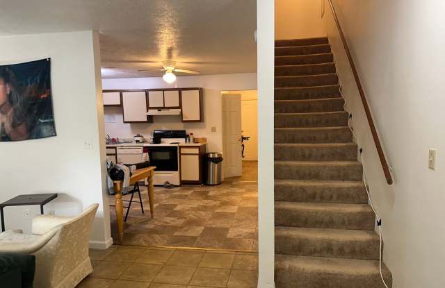 4 Bedroom 2.5 Bathroom on Giles Road - 152 Clover Valley Circle, Blacksburg, VA 24060
